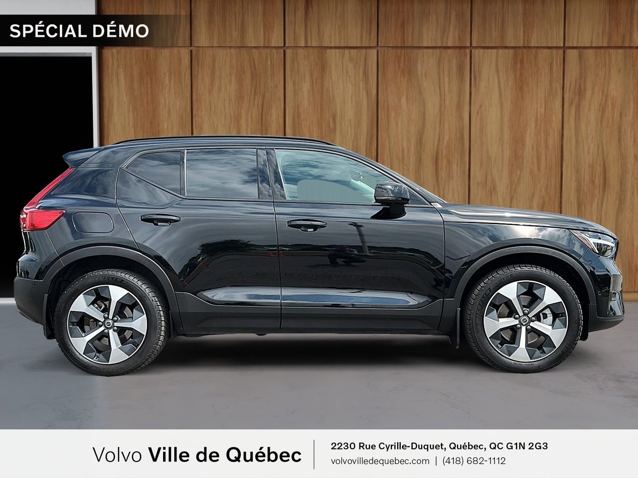 2026 Volvo XC40 Plus Dark Theme-2