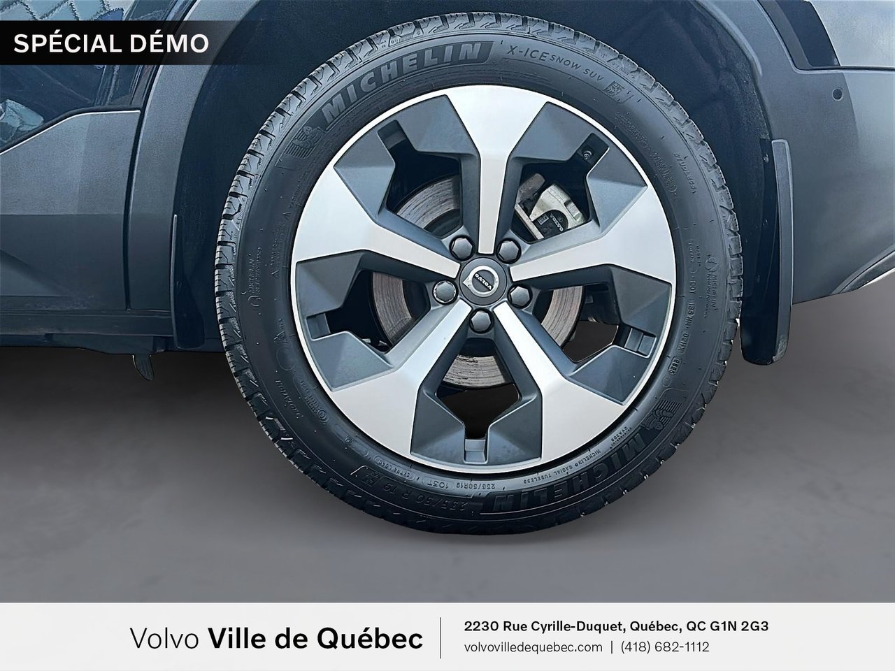 2026 Volvo XC40 Plus Dark Theme-5