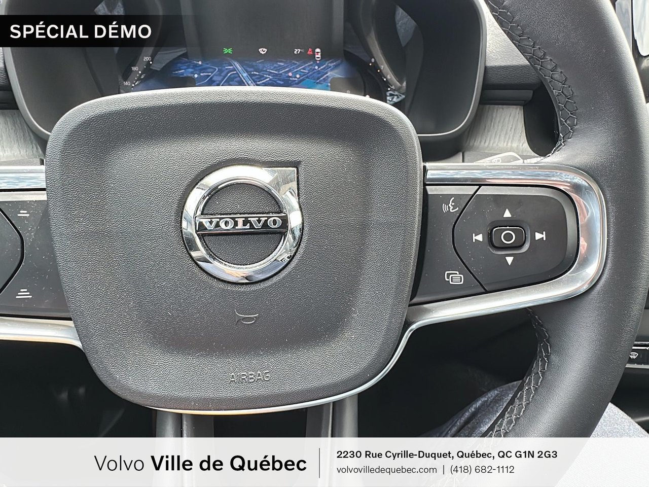 2026 Volvo XC40 Plus Dark Theme-12