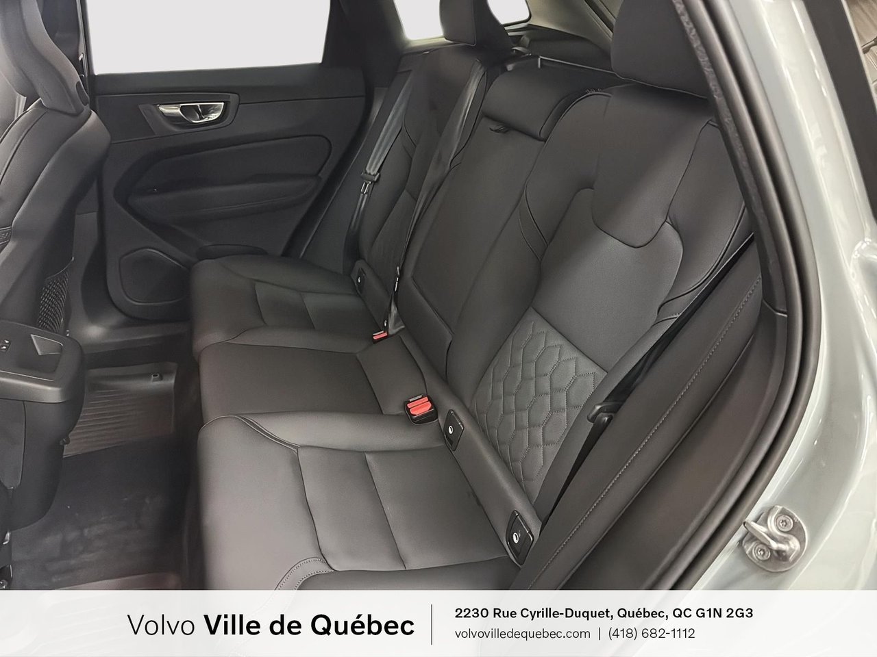 2026 Volvo XC60 Plus Dark Theme-9