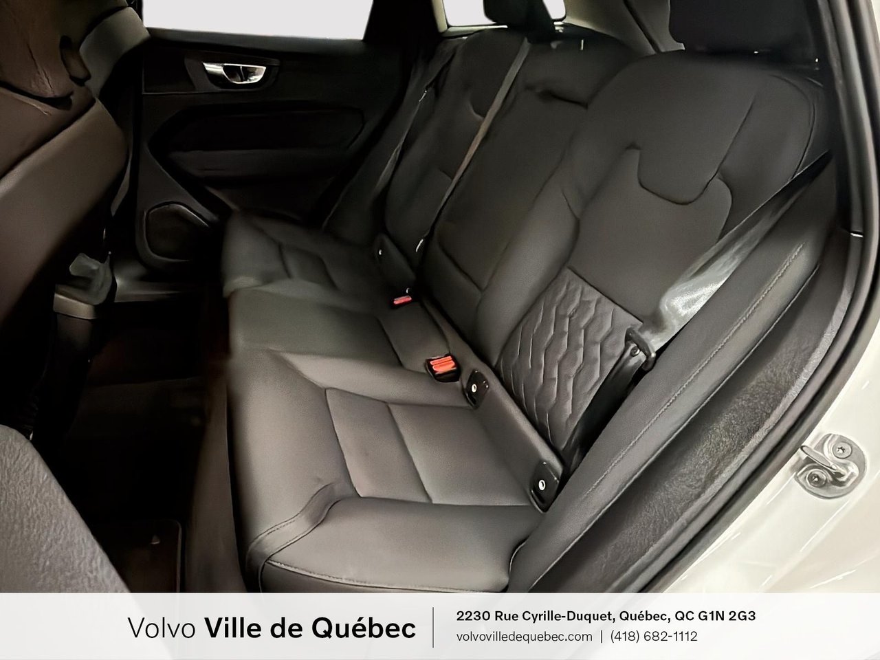 2026 Volvo XC60 Plus Dark Theme-9