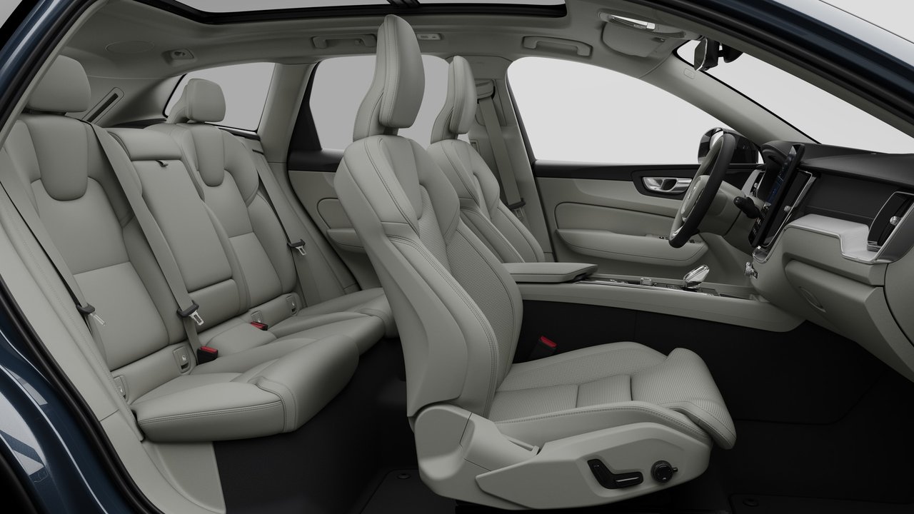 2026 Volvo XC60 ULTRA DARK THEME-12