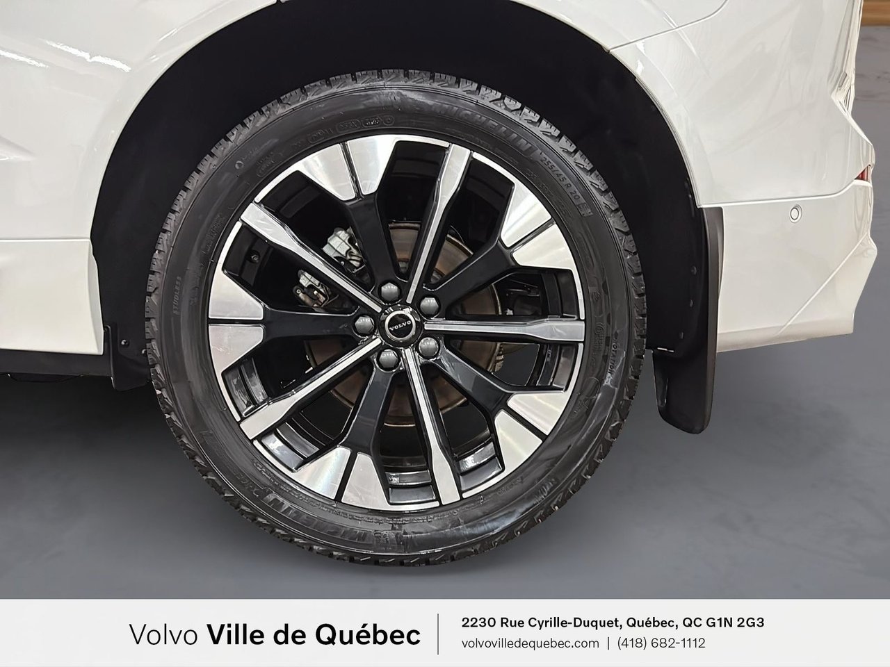 Volvo XC60 Plus Dark Theme 2026-6