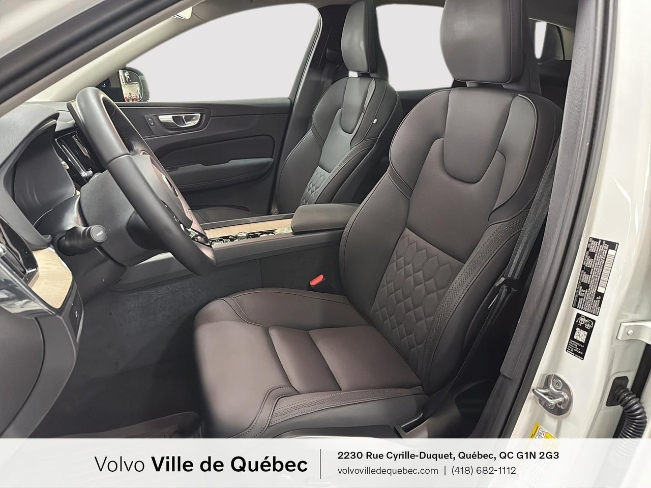Volvo XC60 Plus Dark Theme 2026-1