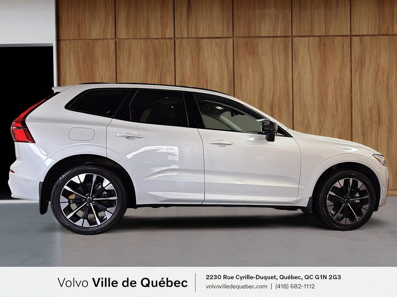 Volvo XC60 Plus Dark Theme 2026-3