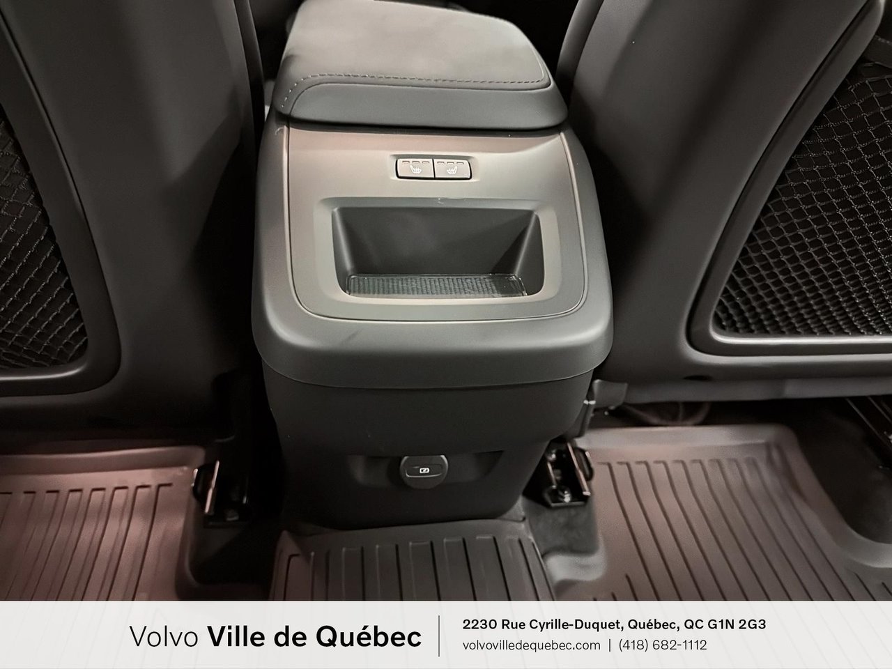 Volvo XC60 Plus Dark Theme 2026-13