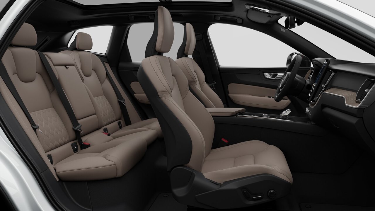 Volvo XC60 CORE DARK THEME 2027-12