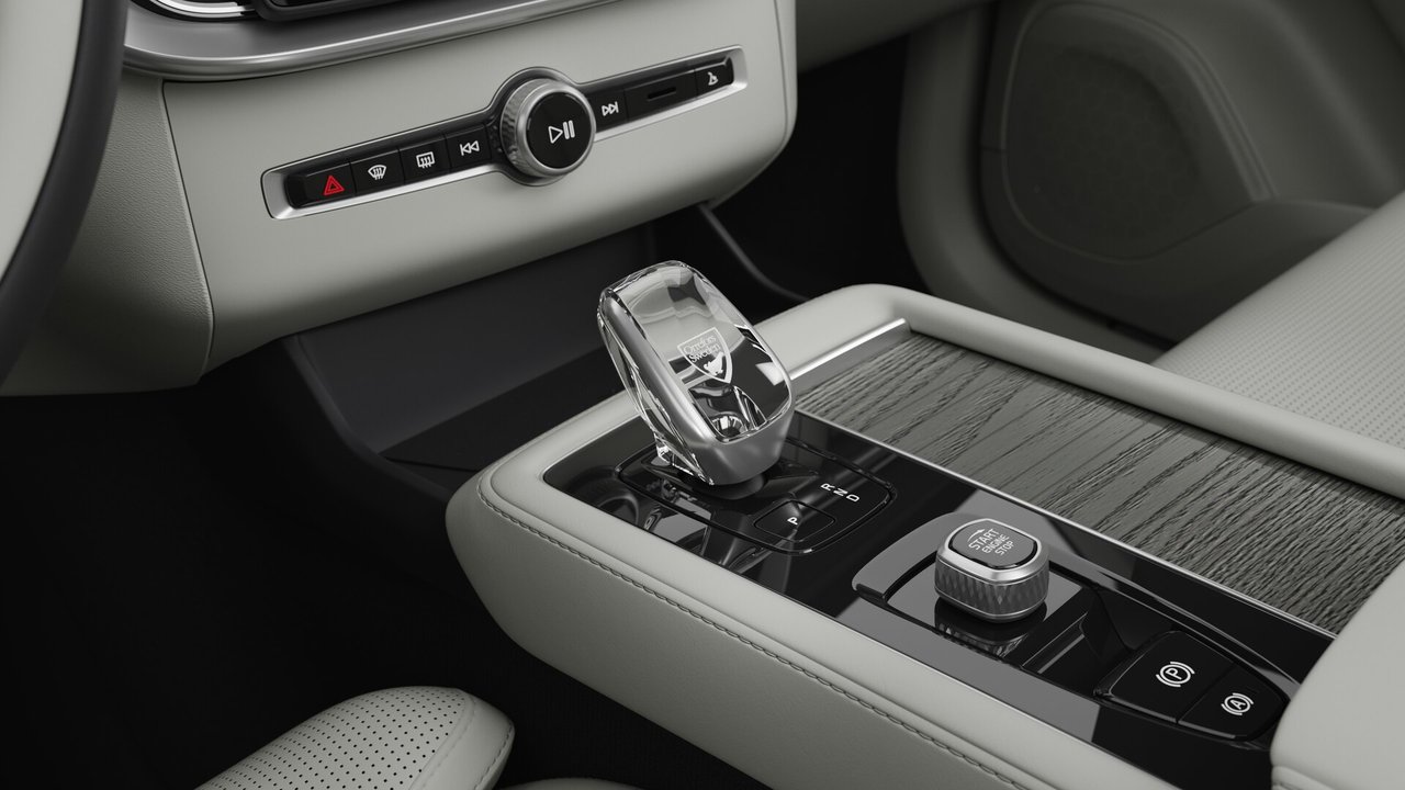 2027 Volvo XC90 Ultra 7-Seater (Dark Theme)-10