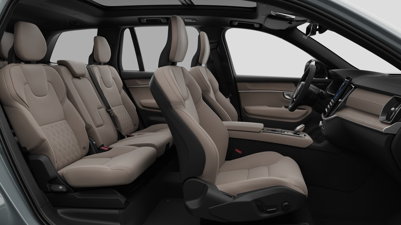2027 Volvo XC90 Plus 7-Seater (Dark Theme)-12