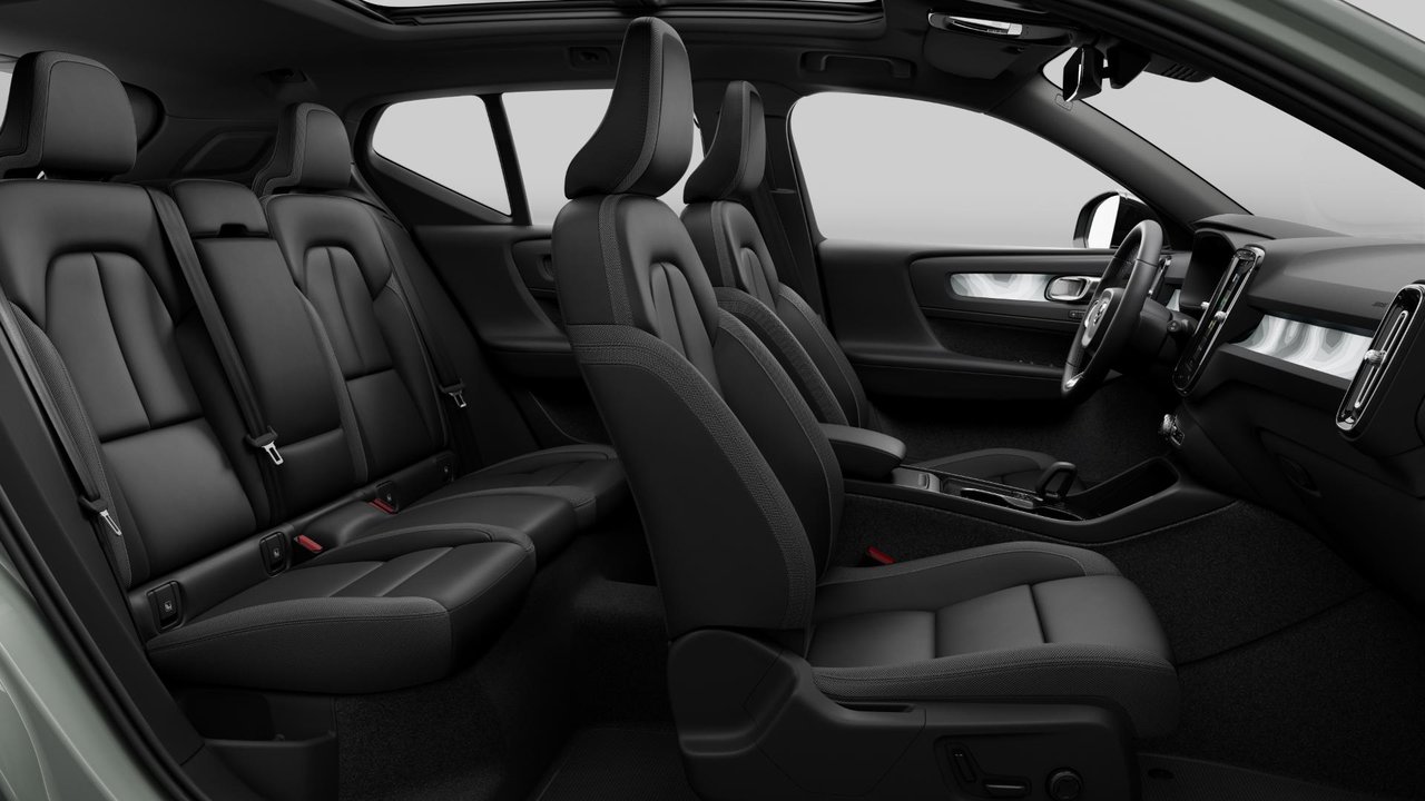 Volvo EX40 Plus 2025-10