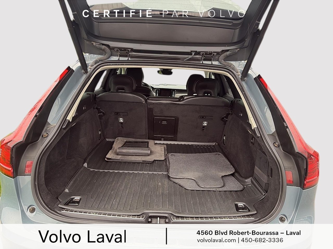 2022 Volvo V90 Cross Country-4