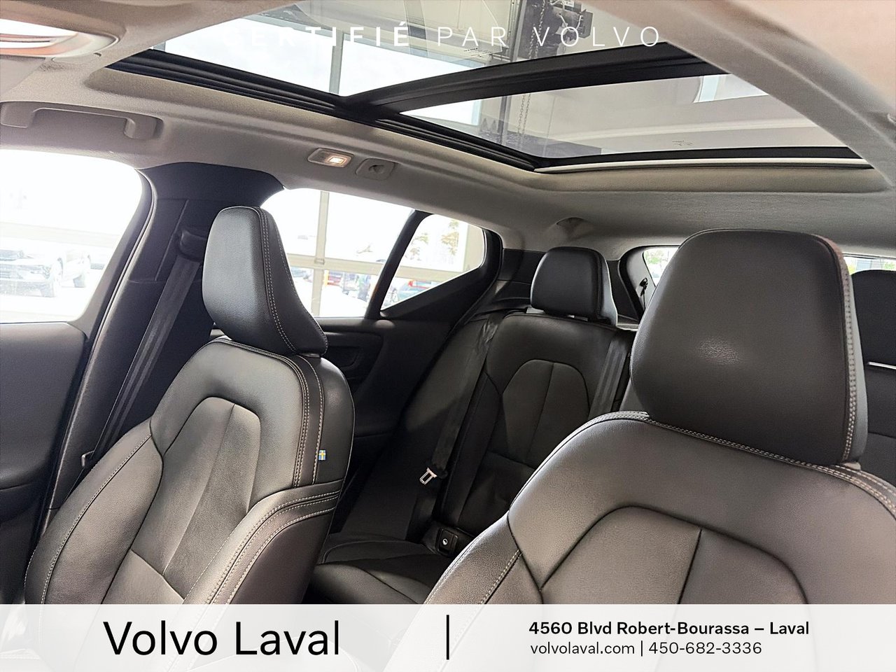 Volvo XC40 Plus Dark Theme 2024-14