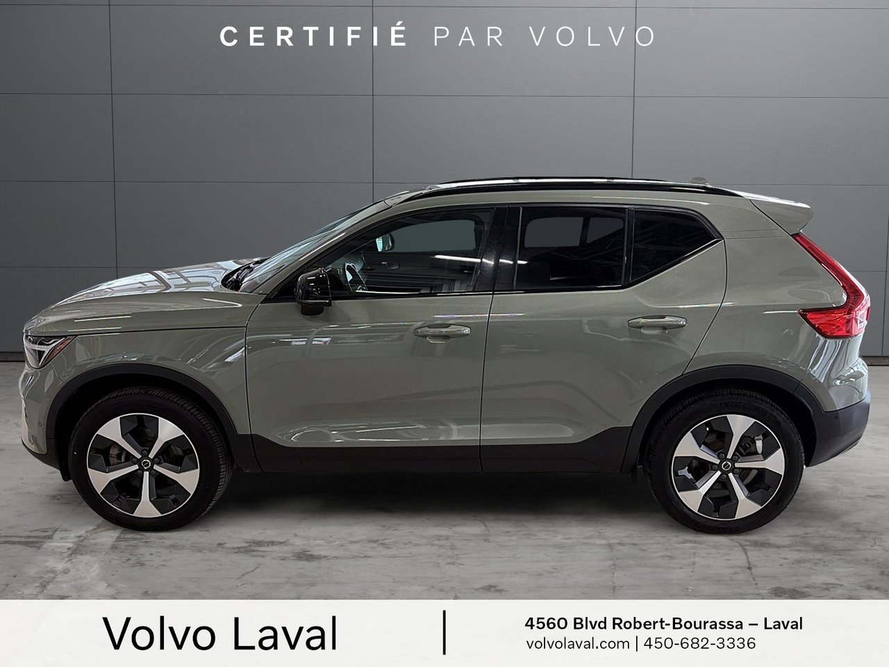 Volvo XC40 Plus Dark Theme 2024-6