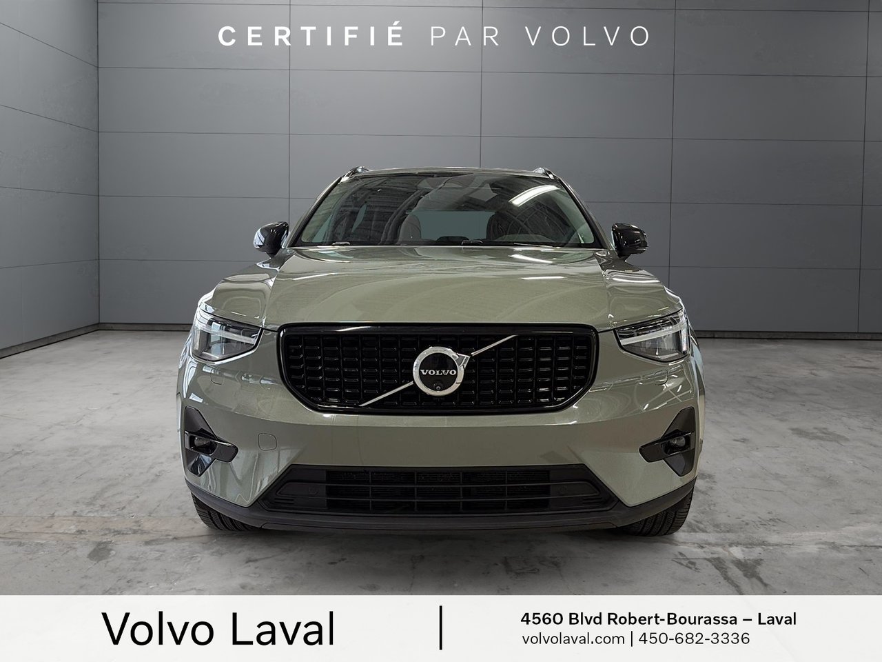 Volvo XC40 Plus Dark Theme 2024-1