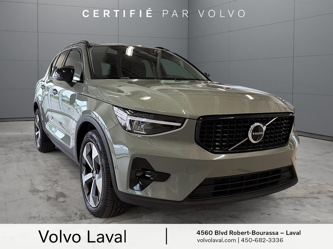 Volvo XC40 Plus Dark Theme 2024-2