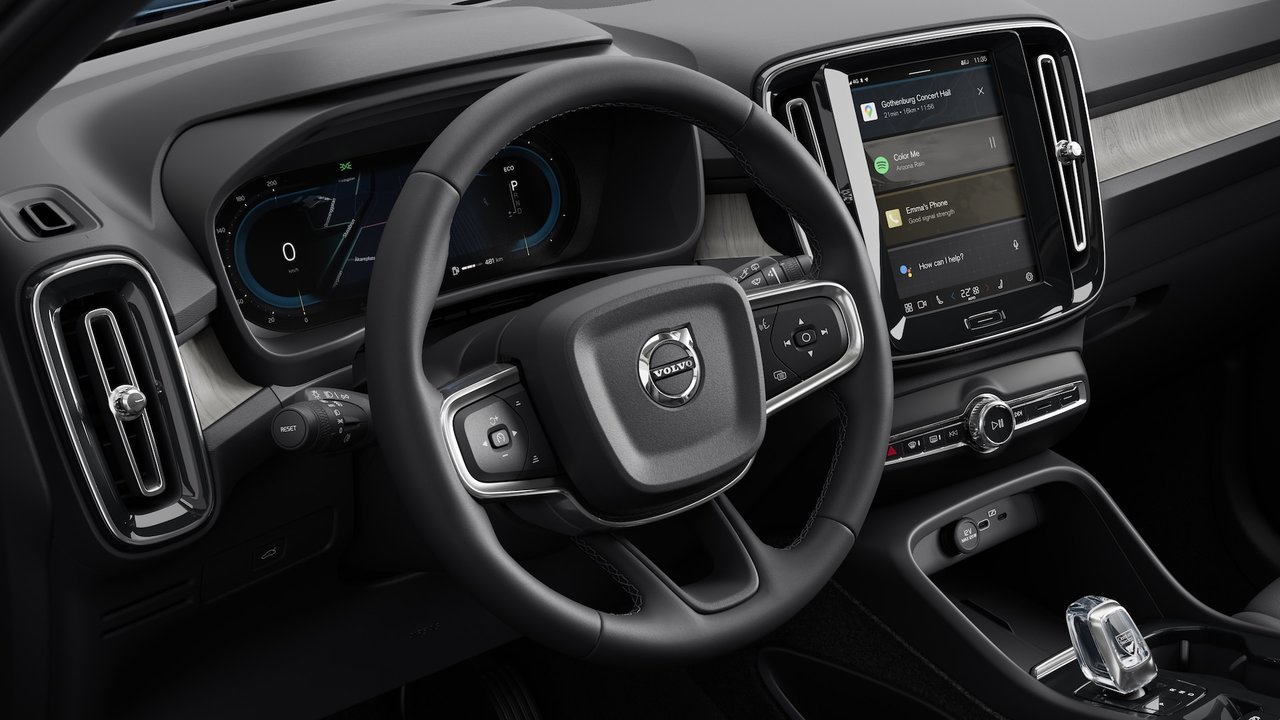 2025 Volvo XC40 Plus Dark Theme-11