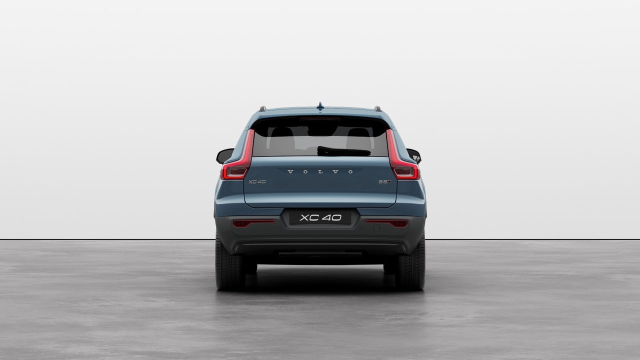 2025 Volvo XC40 Plus Dark Theme-3