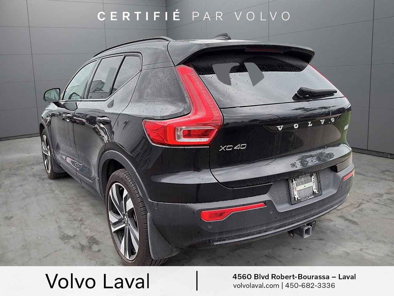 2025 Volvo XC40 Plus Dark Theme-3