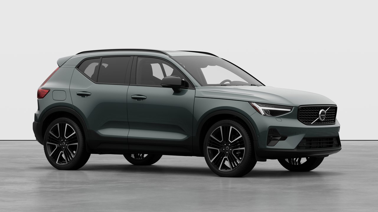 2026 Volvo XC40 Plus Dark Theme-2