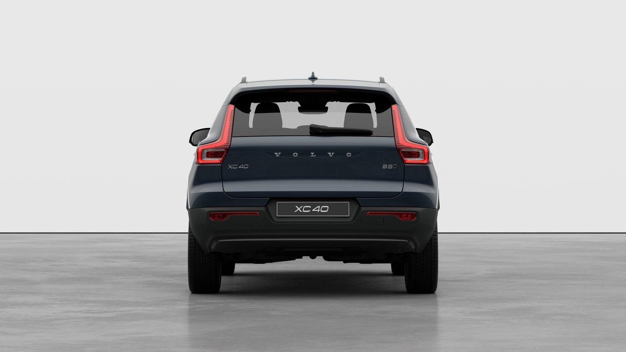 Volvo XC40 Plus Dark Theme 2026-5