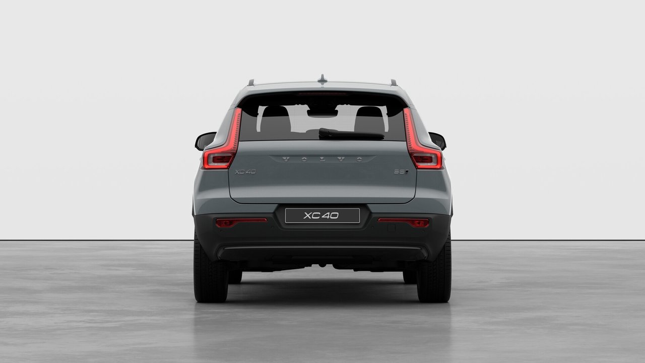 Volvo XC40 Plus Dark Theme 2026-5