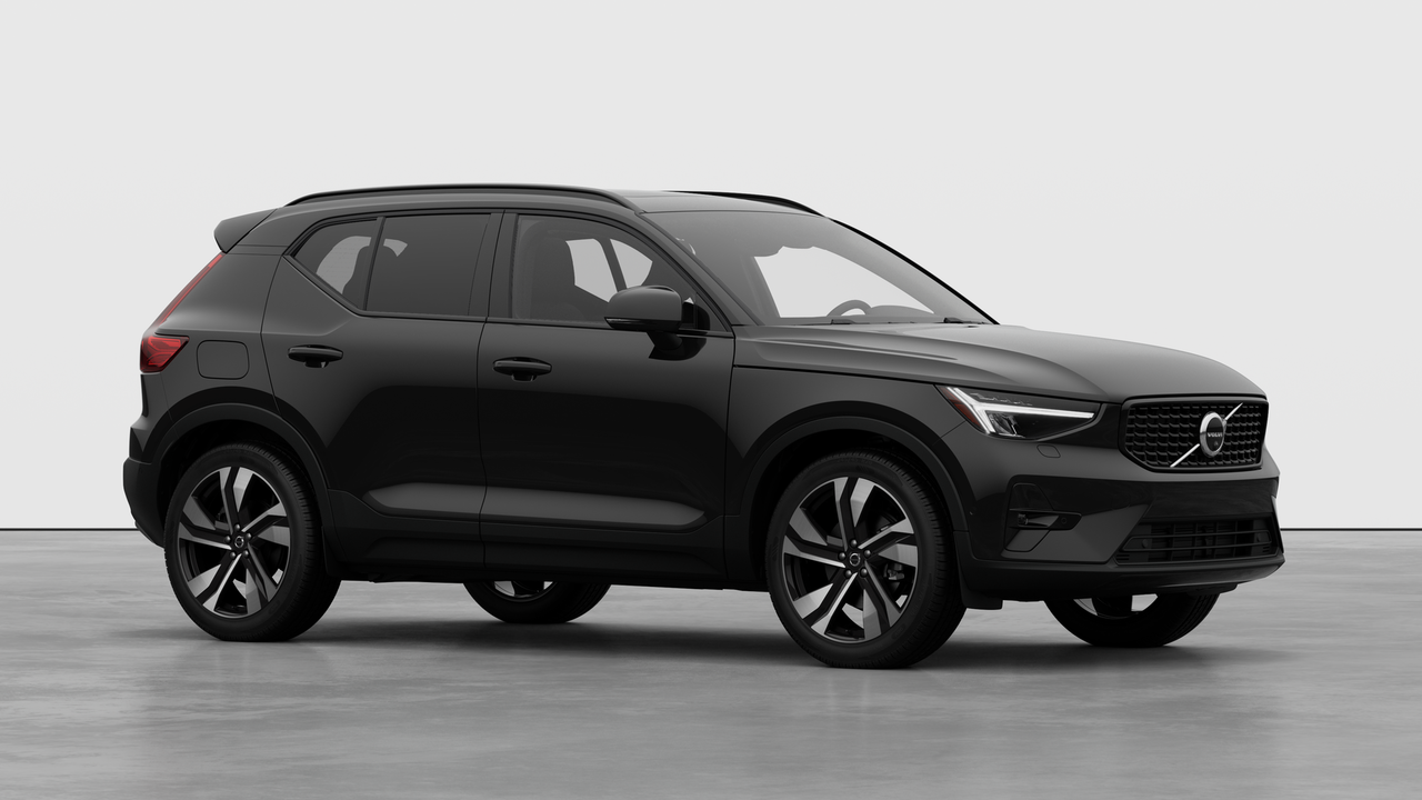 2026 Volvo XC40 Plus Dark Theme-2