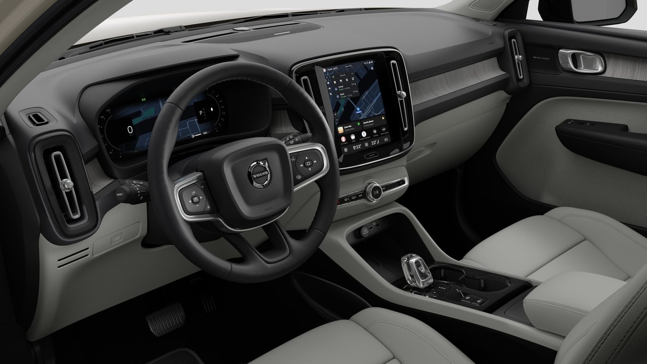 2026 Volvo XC40 Ultra Dark Theme-9