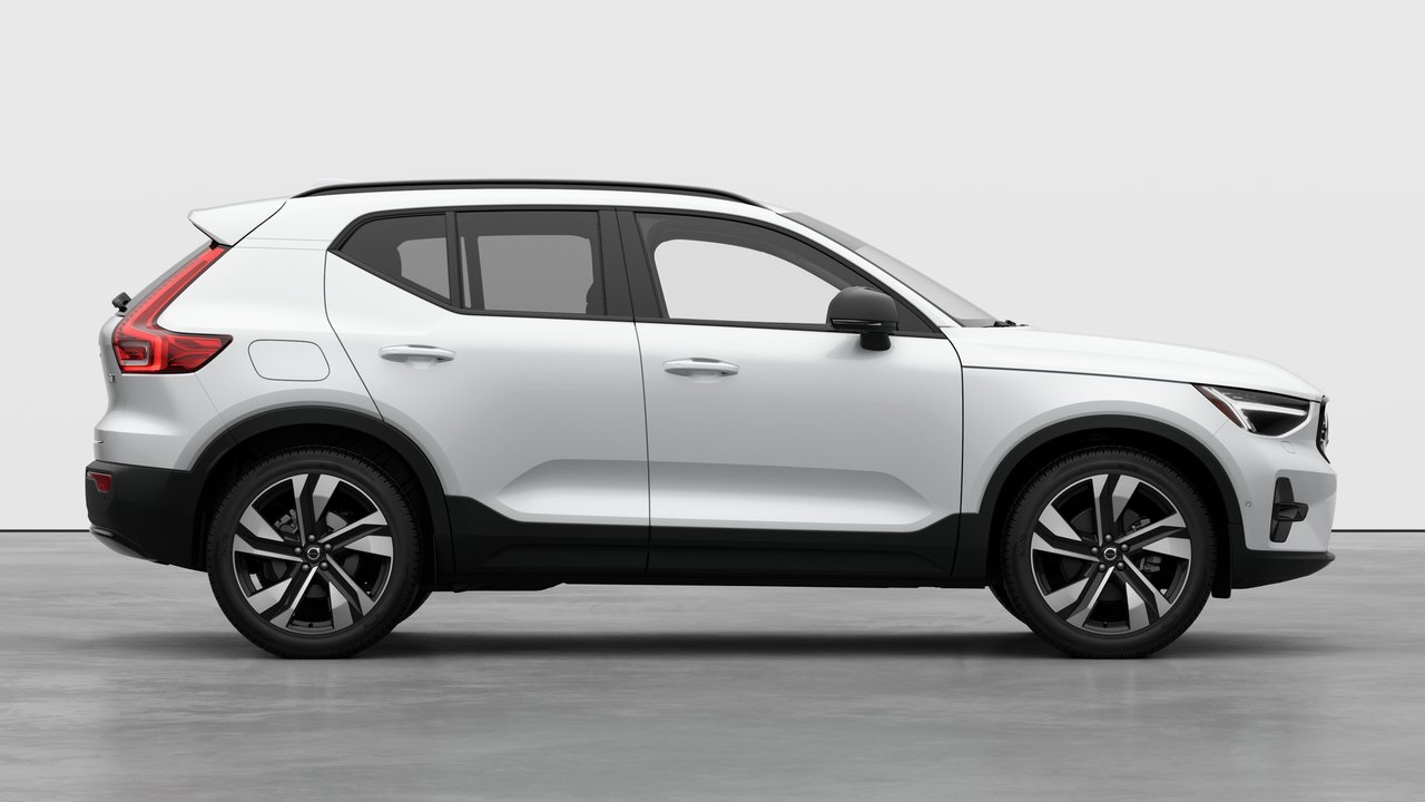 Volvo XC40 Plus (Dark Theme) 2026-6