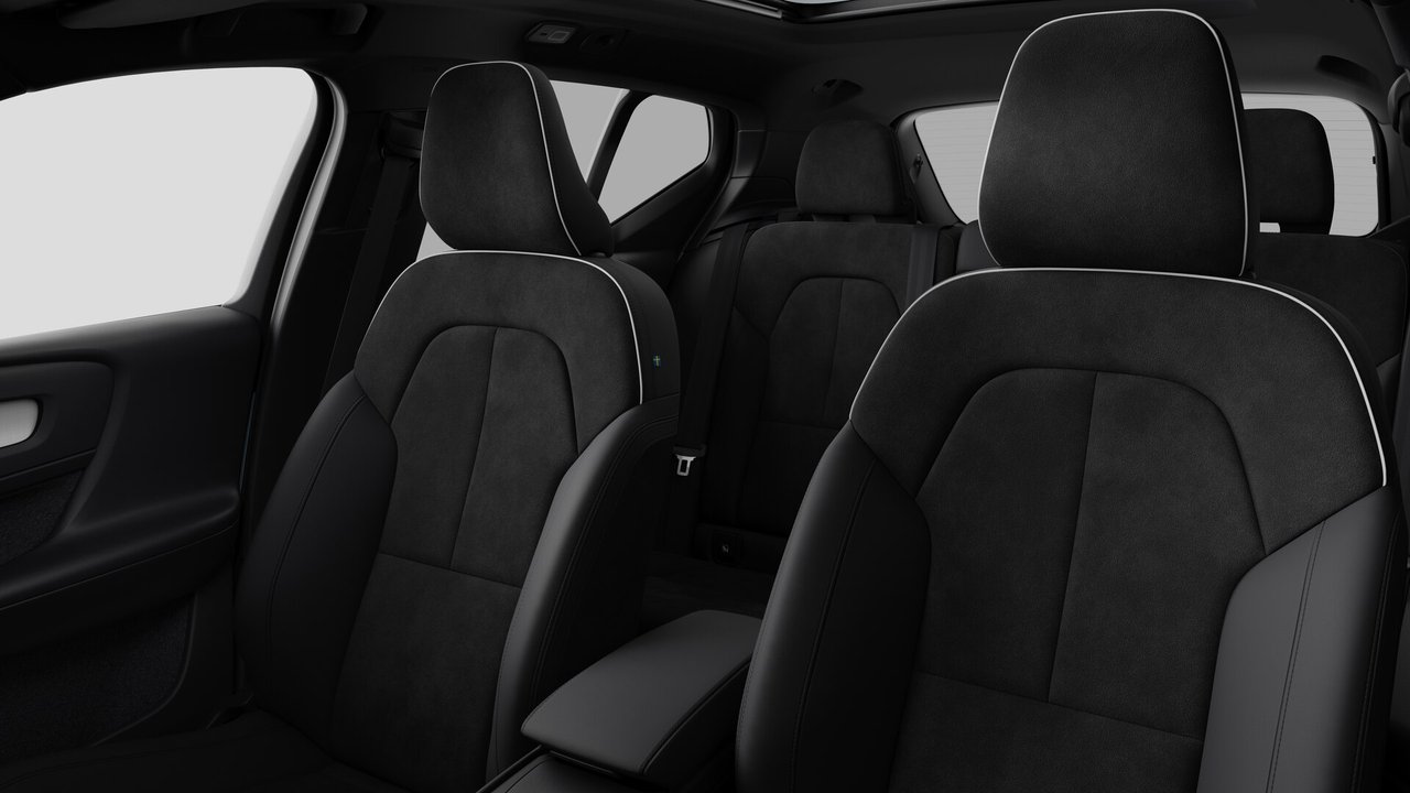 2026 Volvo XC40 Plus (Dark Theme)-11