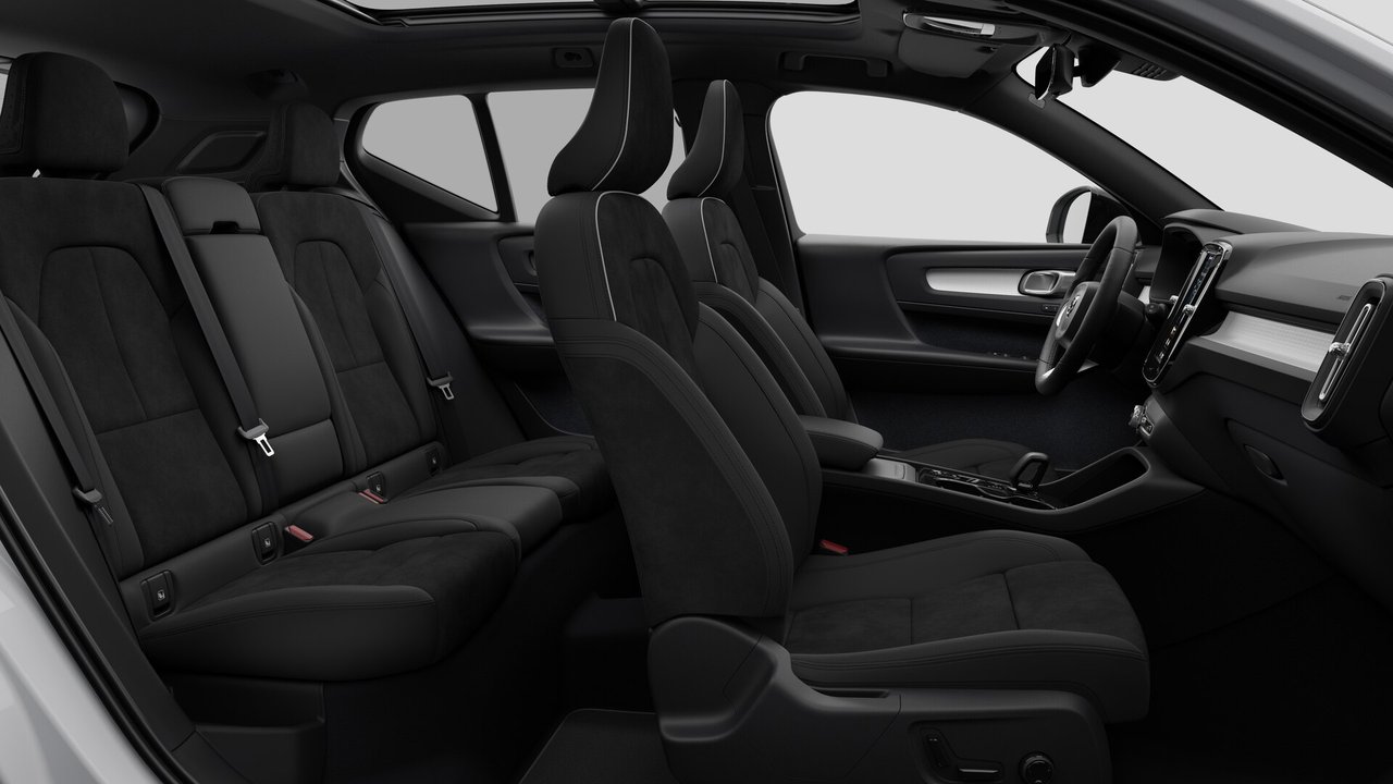 2026 Volvo XC40 Plus (Dark Theme)-12