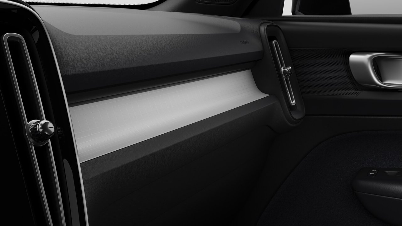 2026 Volvo XC40 Plus (Dark Theme)-8