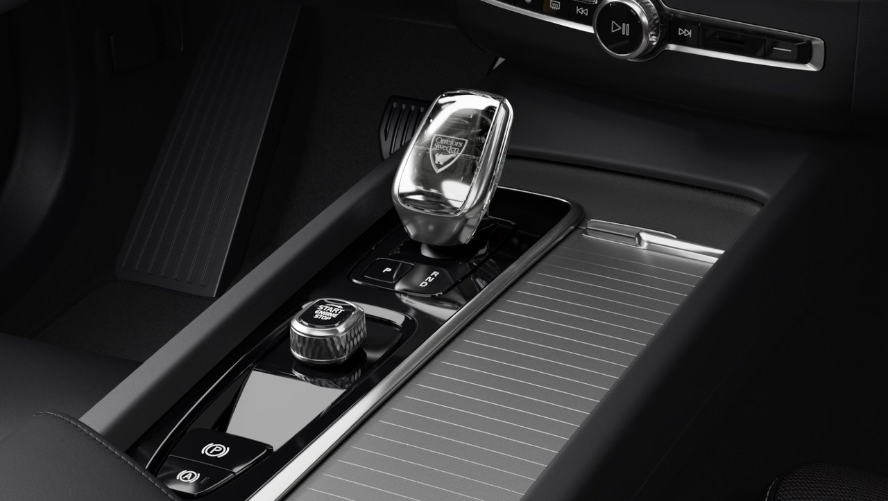 2025 Volvo XC60 Plug-In Hybrid Polestar Engineered-8