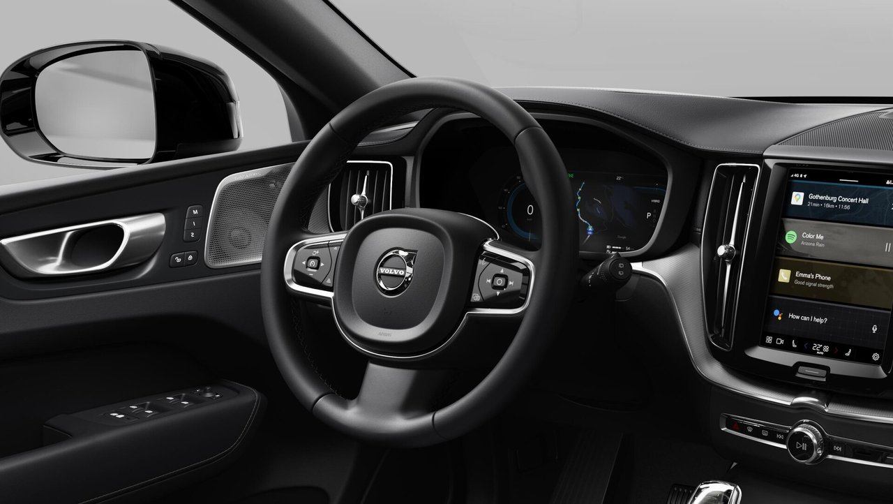 Volvo XC60 Plug-In Hybrid Ultra Black Edition 2025-11