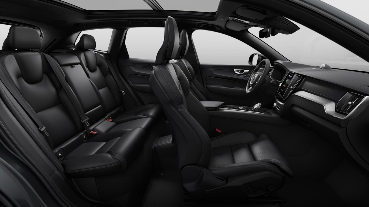 Volvo XC60 Plug-In Hybrid Ultra Black Edition 2025-10