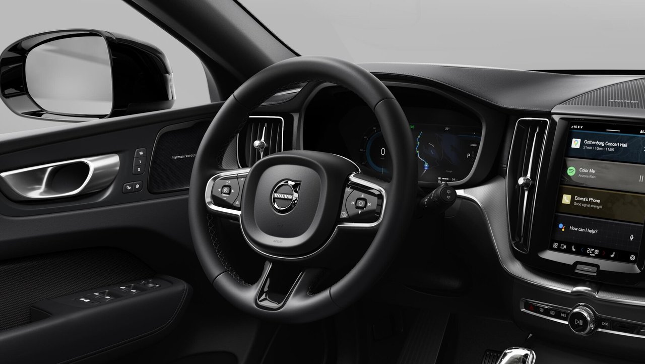 Volvo XC60 Plug-In Hybrid Ultra Black Edition 2025-11