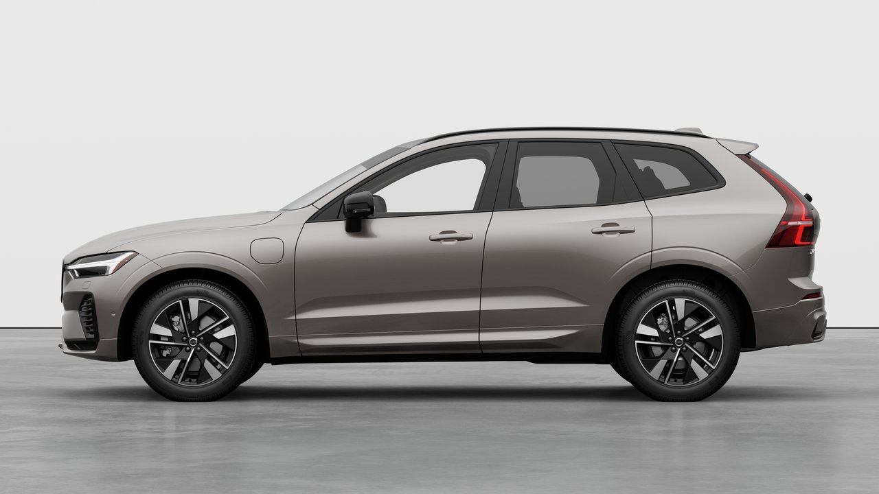 Volvo XC60 Plug-In Hybrid Plus Dark Theme 2026-7