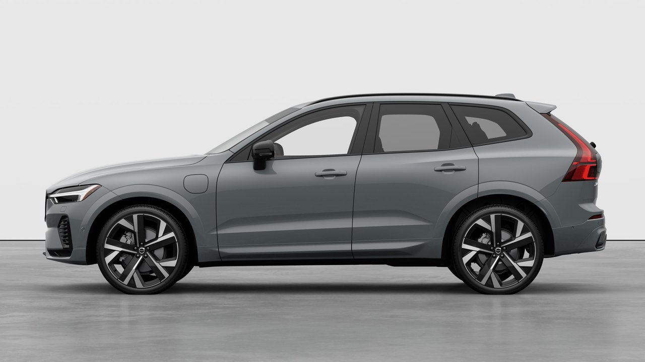 2027 Volvo XC60 Plug-in hybrid Ultra (Dark Theme)-7