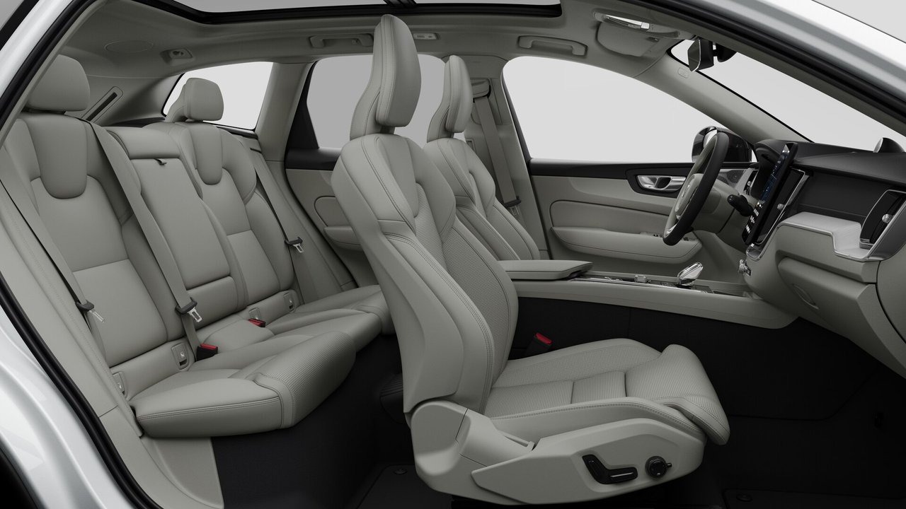 2027 Volvo XC60 Plug-in hybrid Ultra (Dark Theme)-12
