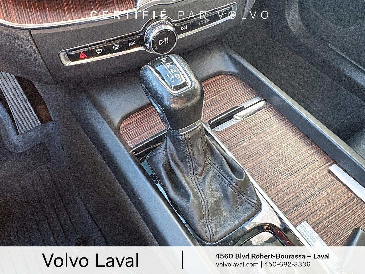 Volvo XC60 Momentum 2021-13