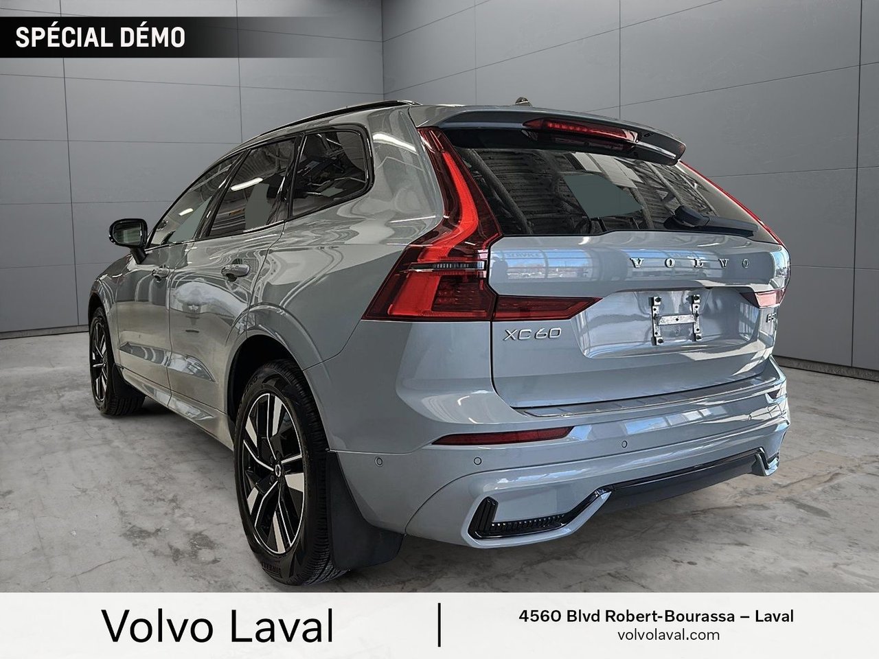 Volvo XC60 Plus Dark Theme 2026-5
