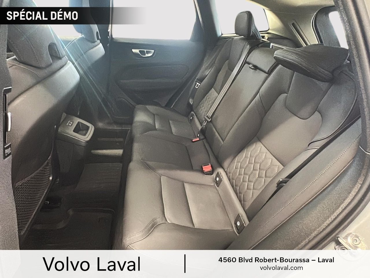 Volvo XC60 Plus Dark Theme 2026-8