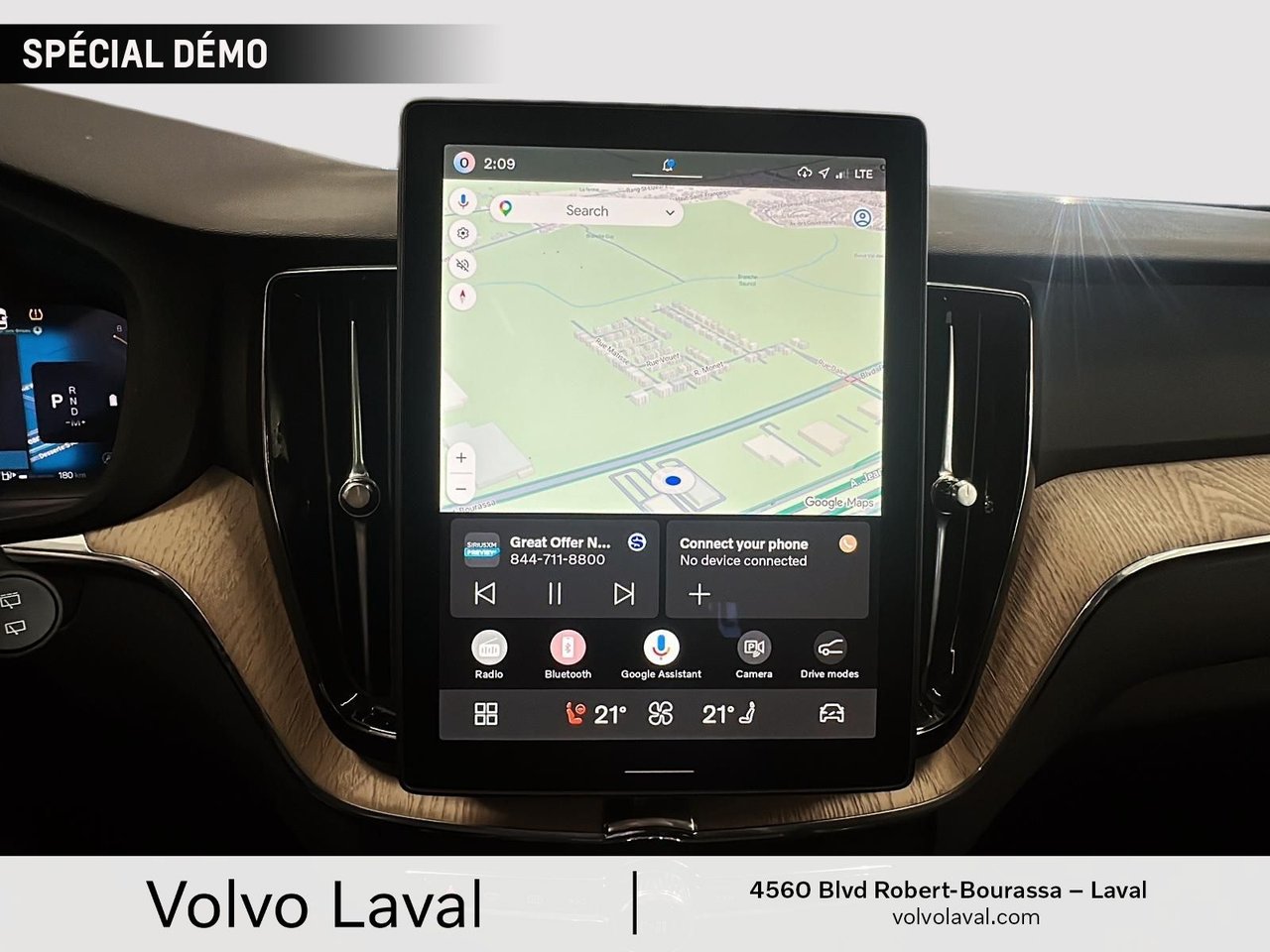 Volvo XC60 Plus Dark Theme 2026-17