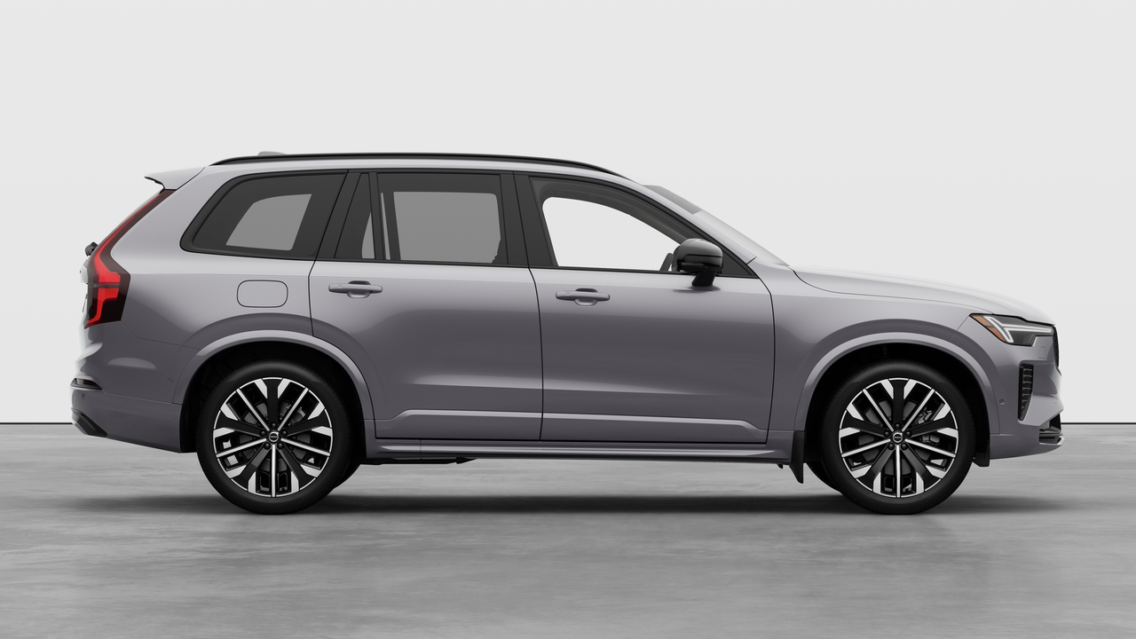 2026 Volvo XC90 Plug-In Hybrid Plus Dark Theme-6