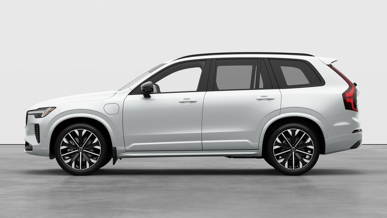 Volvo XC90 Plug-In Hybrid Plus Dark Theme 2026-7