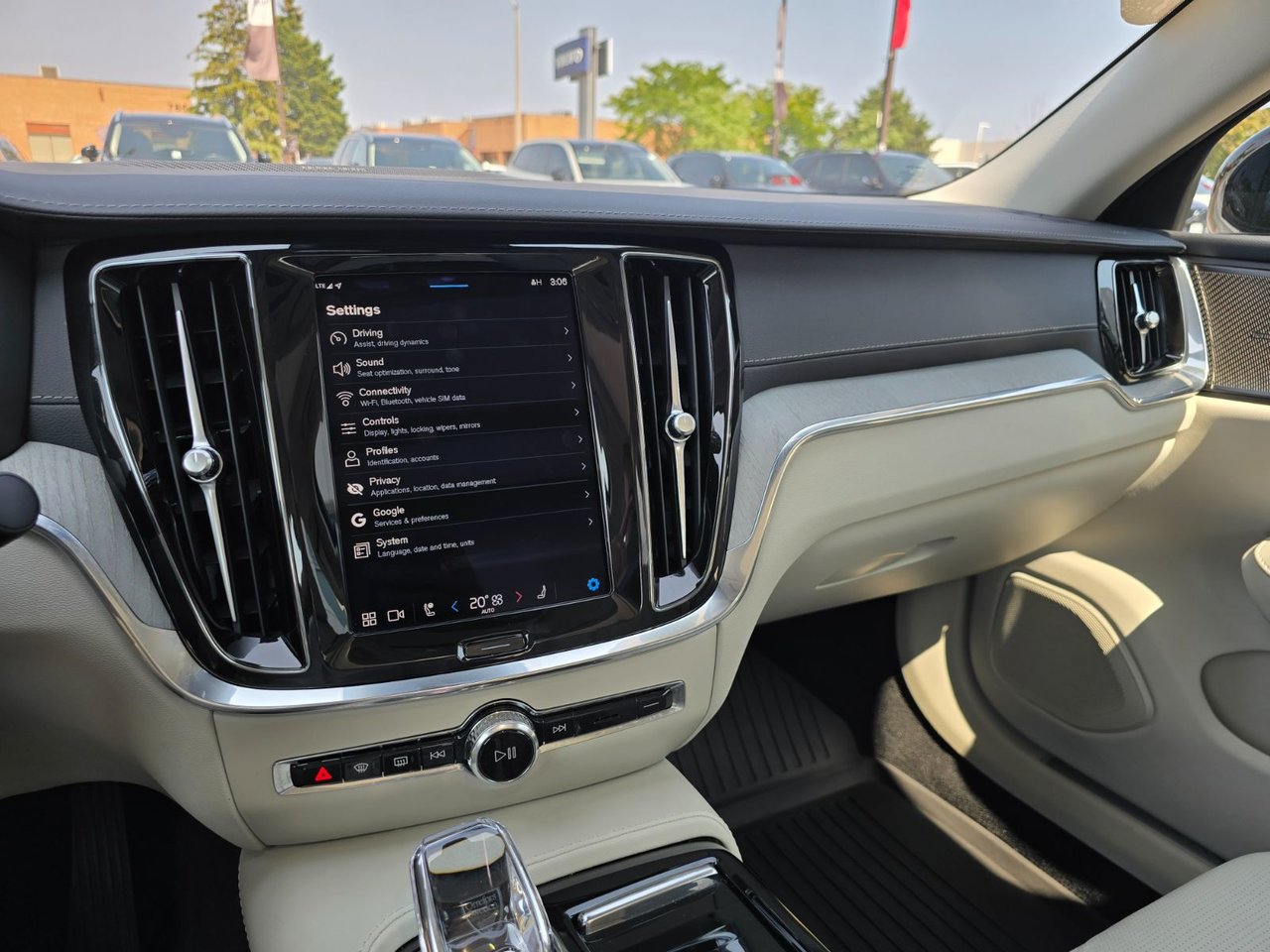2024 Volvo S60 Recharge ULTIMATE DARK THEME-27