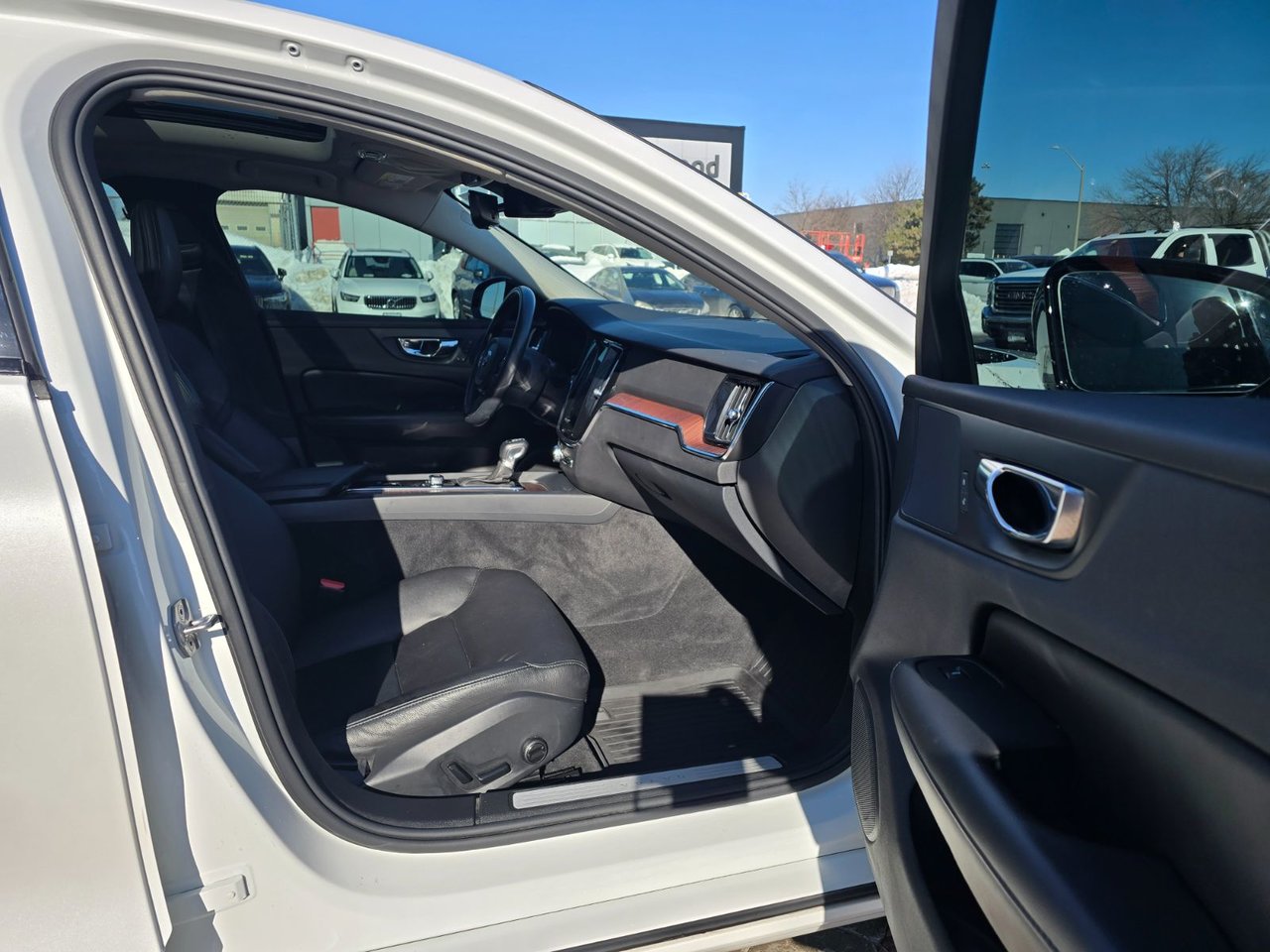 2021 Volvo S60 MOMENTUM-21