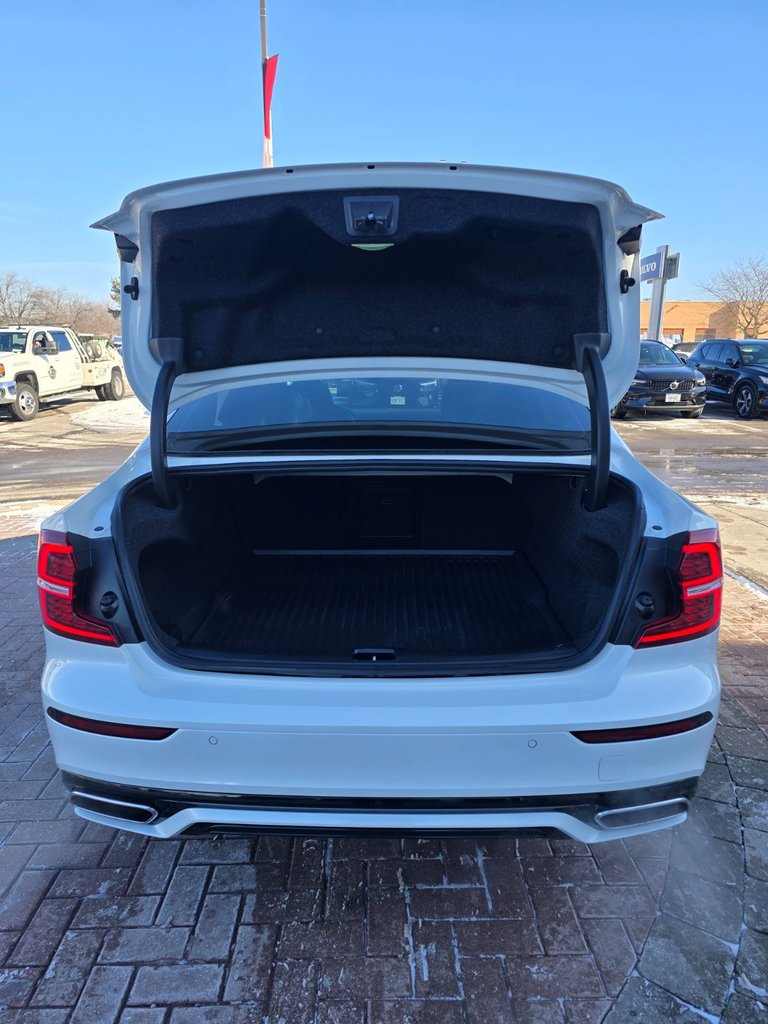 2021 Volvo S60 MOMENTUM-15