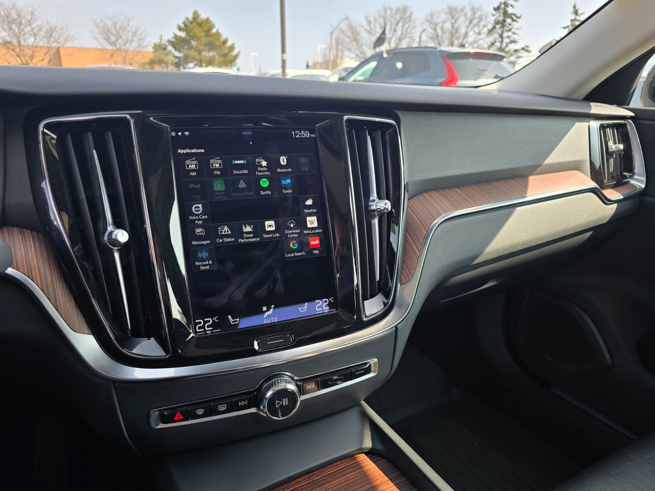 2022 Volvo S60 MOMENTUM-25