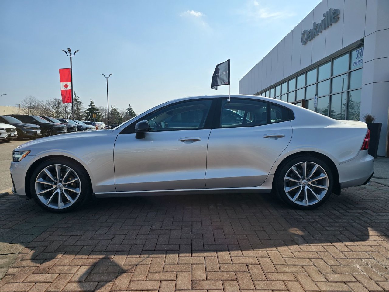 2022 Volvo S60 MOMENTUM-9