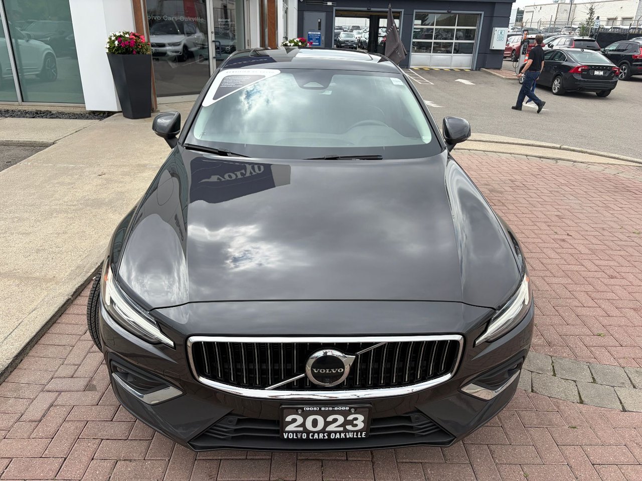 2023 Volvo S60 PLUS BRIGHT THEME-3